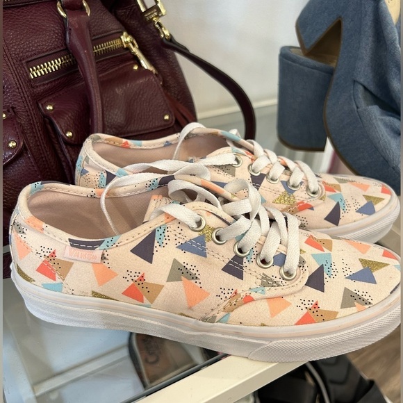 Vans Women's Multicolor Canvas Sneakers size 6 - Picture 1 of 3